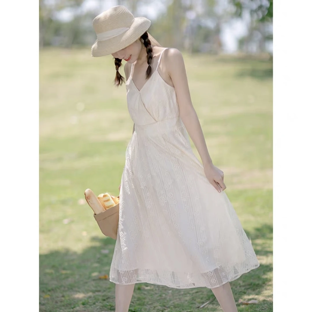 2024夏季网红少女韩版白搭印花法式薄款宽松收腰连衣裙设计感