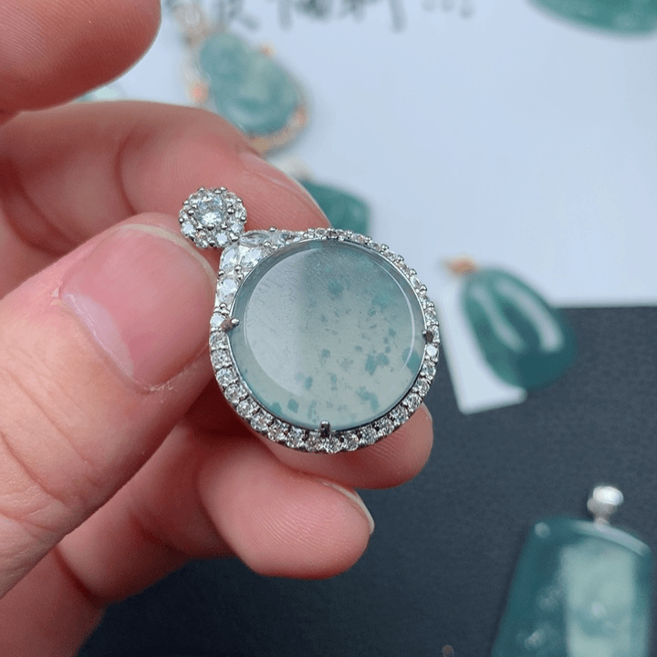 翡翠颈饰未镶嵌翡翠