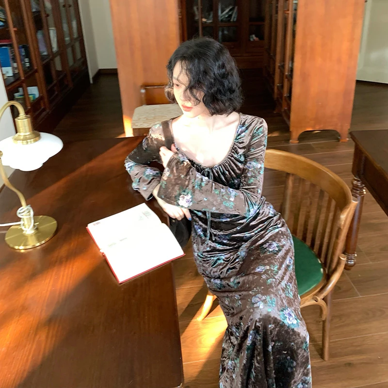 【满满专属】酒午自制【双11】港风复古2024秋冬系带印花连衣裙女