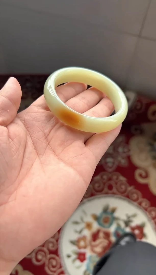 【闪购商品】和田玉（糖玉）手镯未镶嵌且末料58