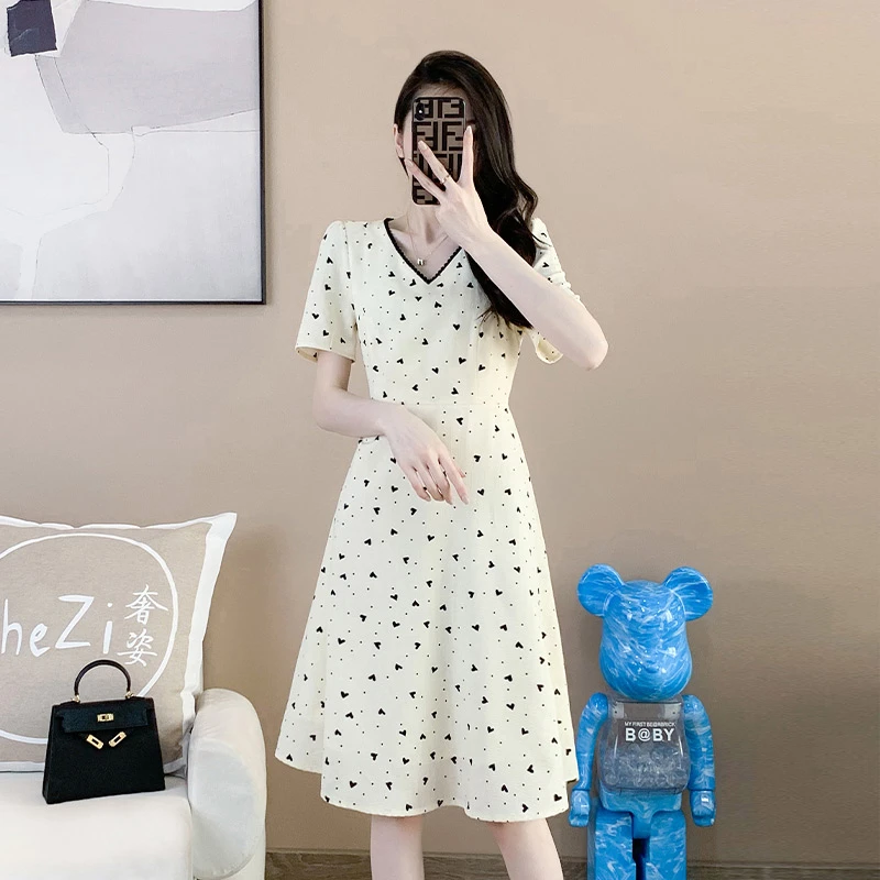 奢姿2025夏季新款V领气质短袖连衣裙胖妹妹简约裙子