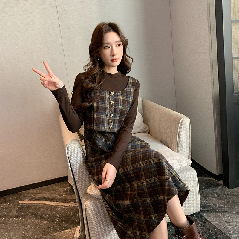 奢姿2025秋季大码女装胖复古假两件半高领打底衫马甲背心连衣裙