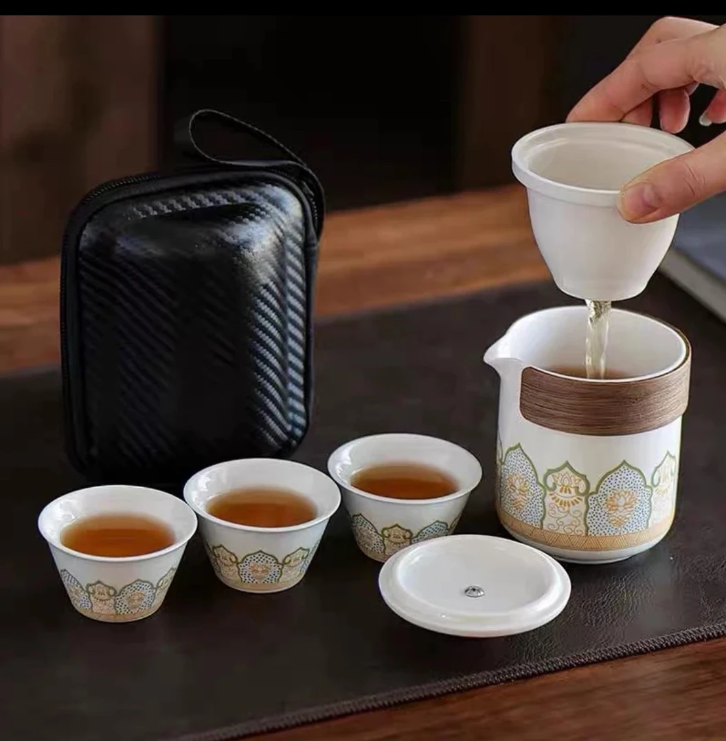 宝相花木柄旅行包  白D26