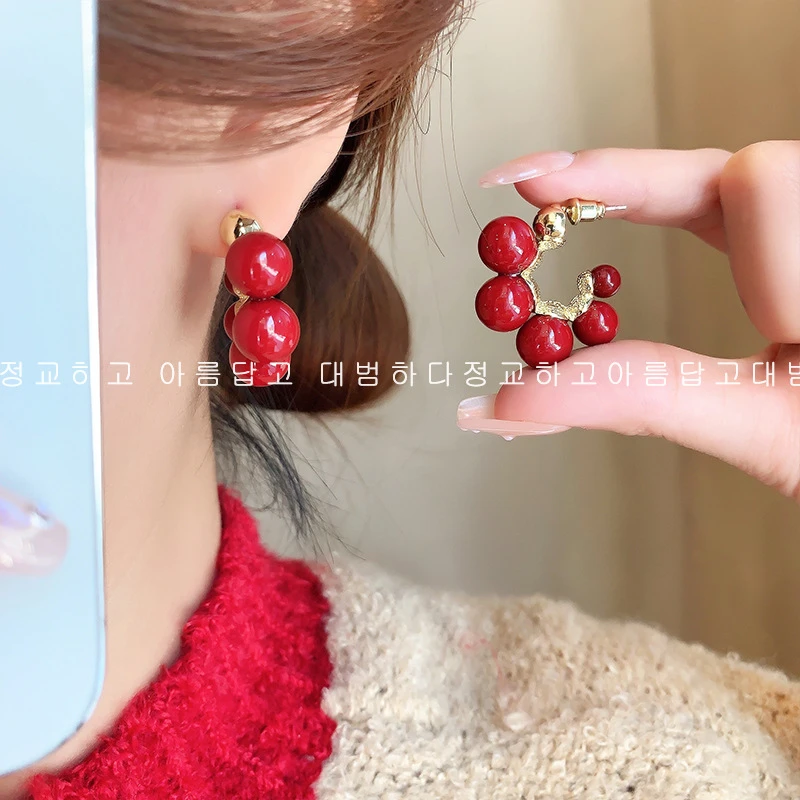 铜合金耳饰 酒红色豆豆珍珠耳钉女复古港风独特耳环通勤百搭