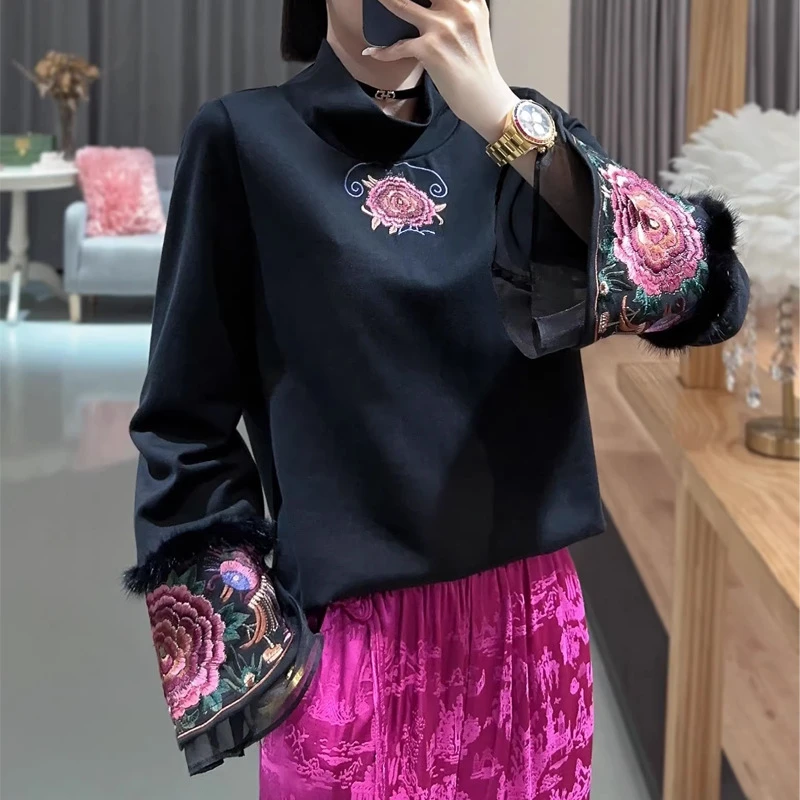 2023秋季新款针织棉绣花T恤打底衫女喇叭袖刺绣拼接兔毛百搭上衣