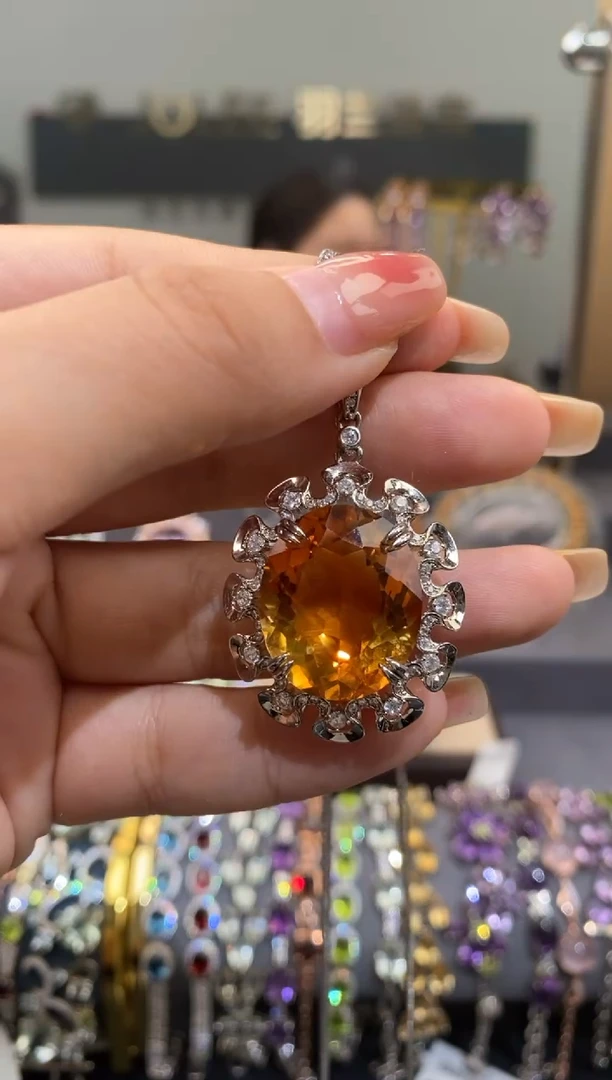 【闪购商品】黄晶吊坠银S925镶嵌超*侠水晶吊坠