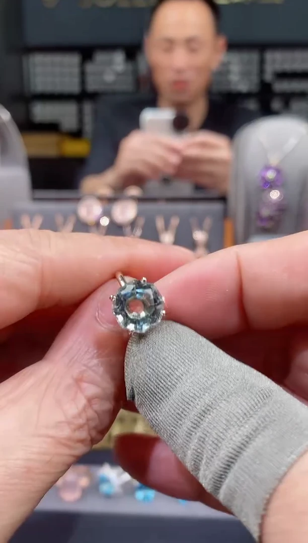 【闪购商品】绿水晶戒指银S925镶嵌绿水晶戒指