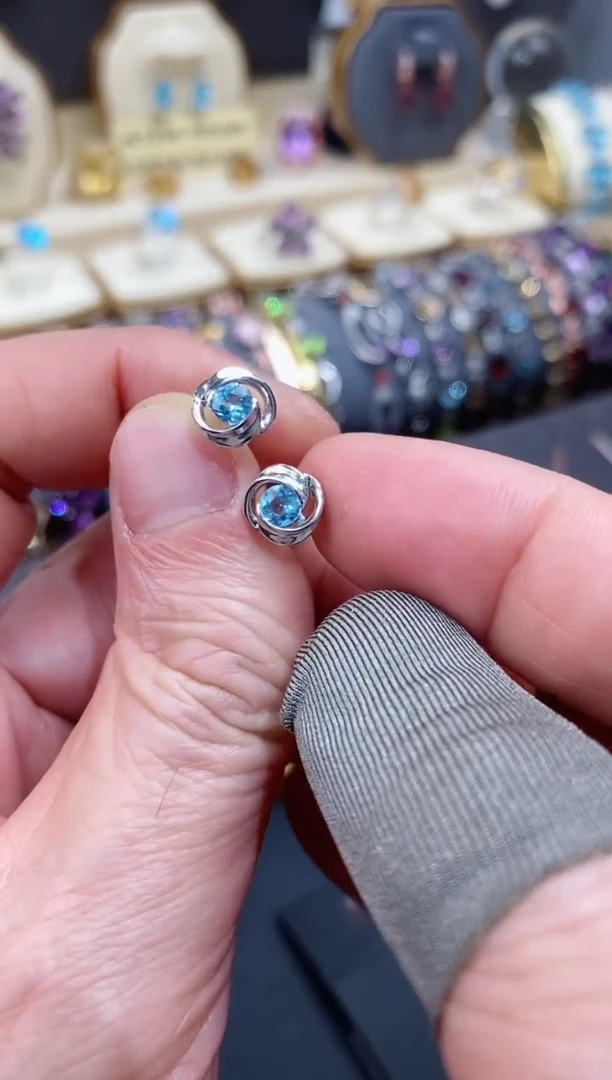【闪购商品】托帕石耳钉18K金镶嵌托帕石耳钉