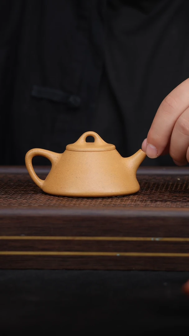 【闪购商品】宜兴紫砂茶器~段泥小子冶-100左右