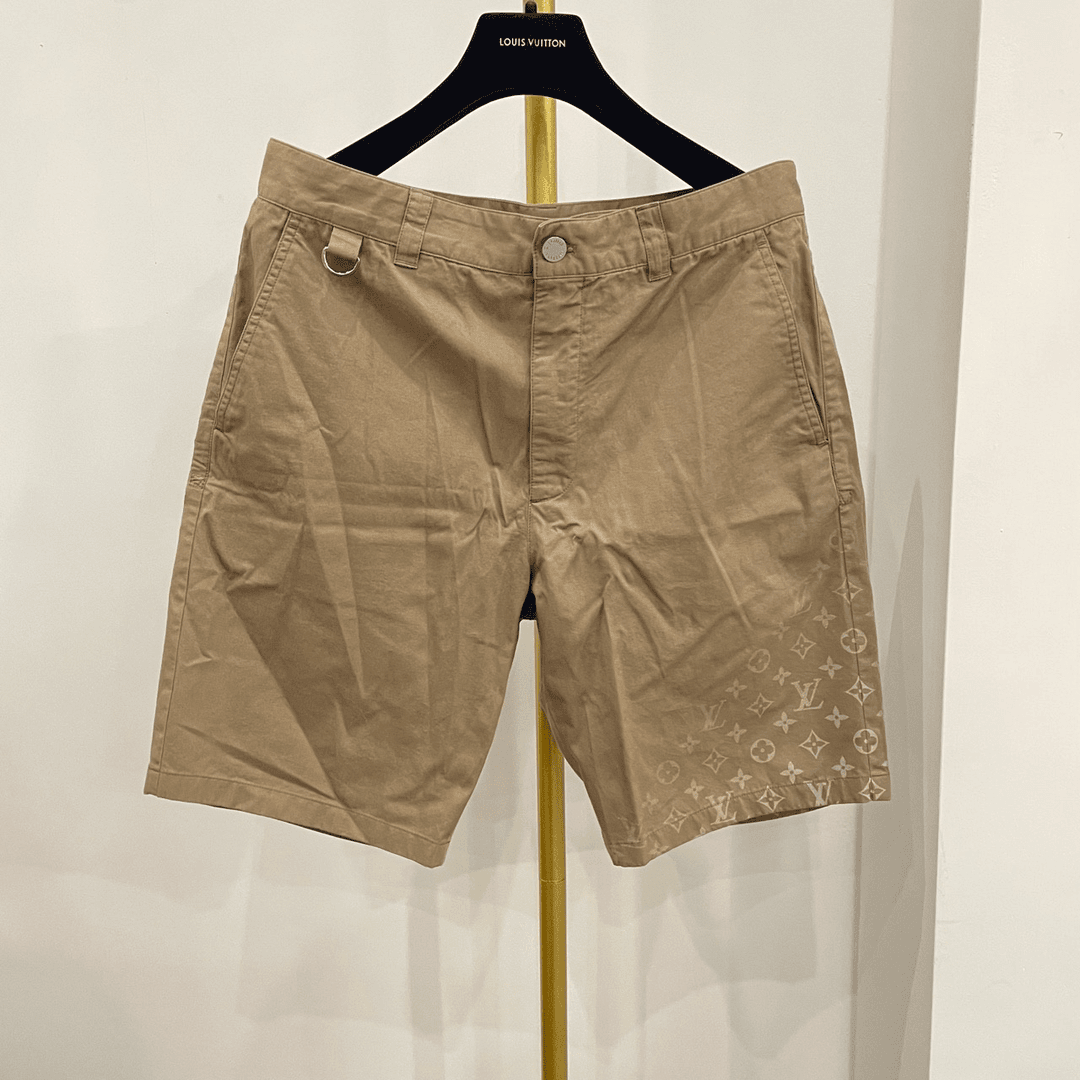 LV路易威登  卡其色渐变满印logo短裤  42码
