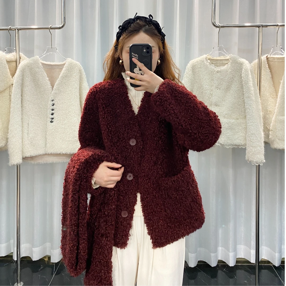 施兮/海宁2024新款V领时尚保暖带围巾韩版女装毛毛外套