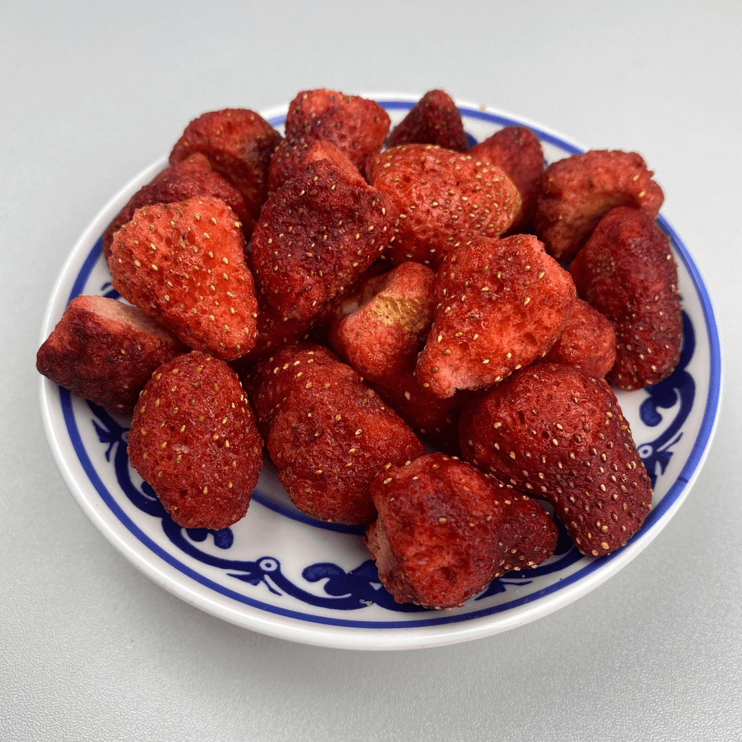 精选新鲜冻干草莓