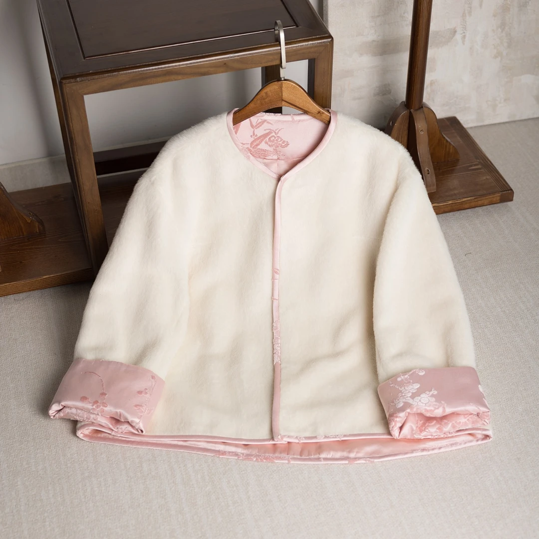 华裳格 新中式苏力羊驼毛拼粉漳缎袖口圆领外套HS1283