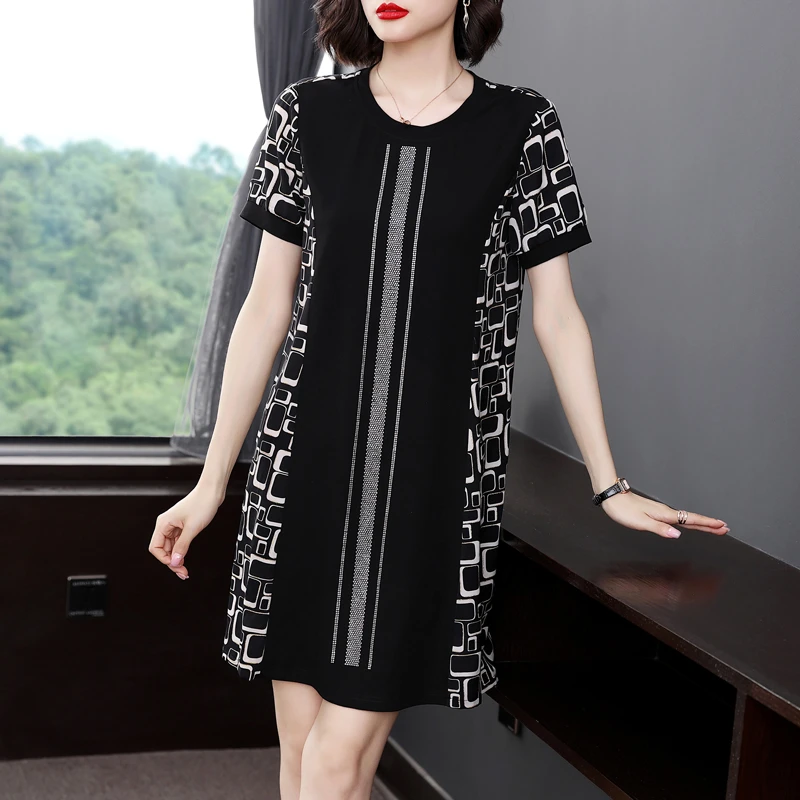 2023夏季新款圆领短袖镶钻休闲大码中年妈妈装遮肚显瘦连衣裙