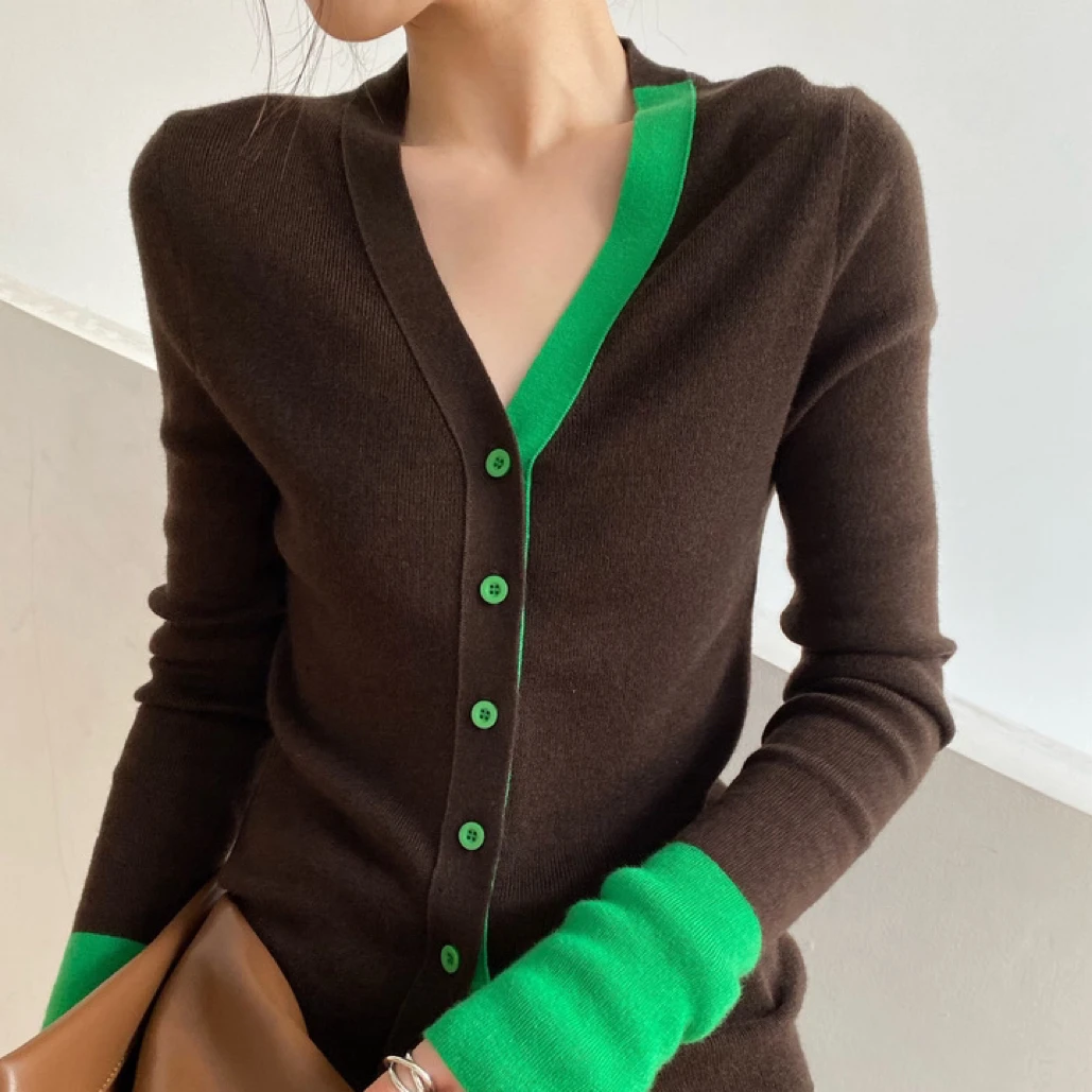 30羊毛V领时尚百搭拼色绵羊毛显瘦减龄针织开衫单排扣女修身上衣