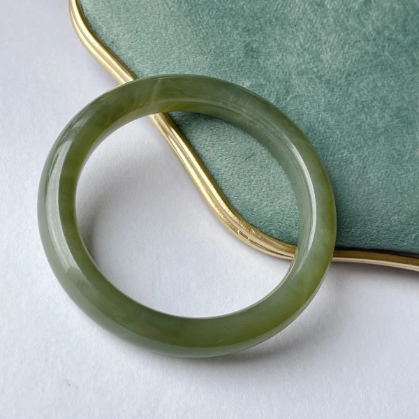 晶雁和田玉晴水手镯时尚气质女款