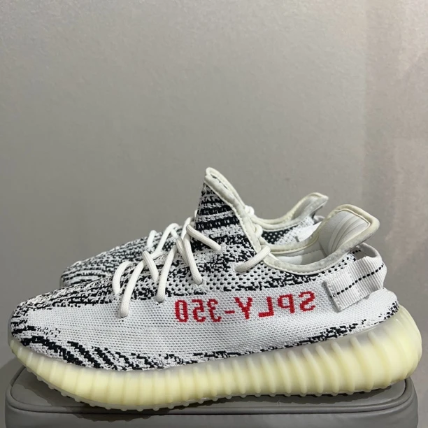yeezy350白斑马休闲鞋/43码/原盒配件齐/原价3289售价1299