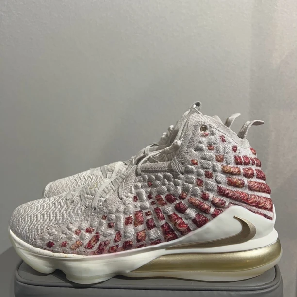 lbj17红白金/国外版/45码/全新/原盒配件齐/原价2599/售价1499