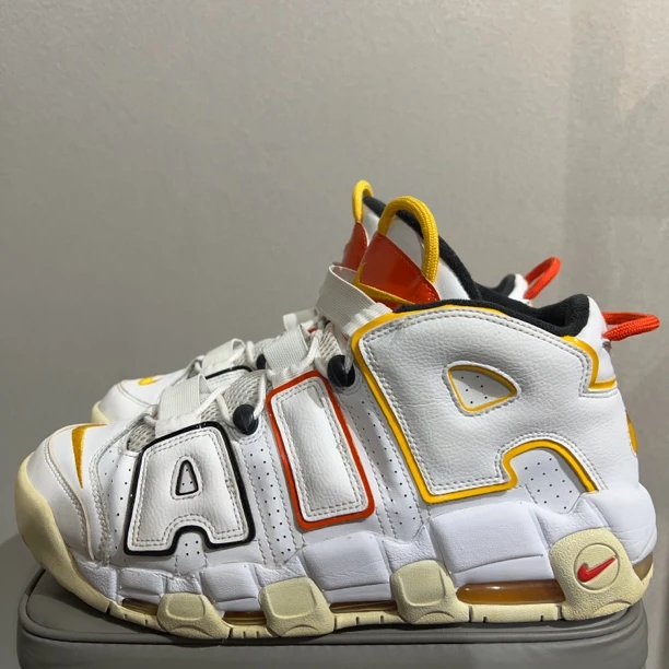 大air篮球鞋白蓝黄/45码/已洗护鉴定/原价1549/售价449