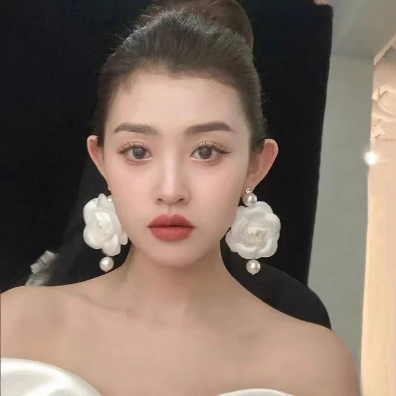 钛钢布艺耳饰 韩国ins时尚珍珠花朵耳环超仙无耳洞耳骨夹布艺耳饰