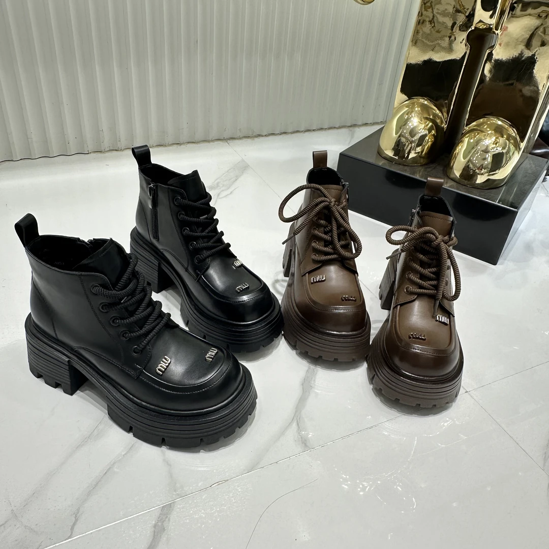 姚姚严选2024年款时尚马丁靴2053