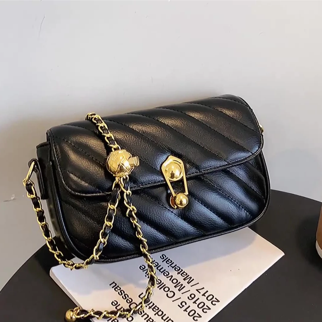 黑色链条包女斜挎秋冬2021新款小金球菱格单肩包女小众设计小个子