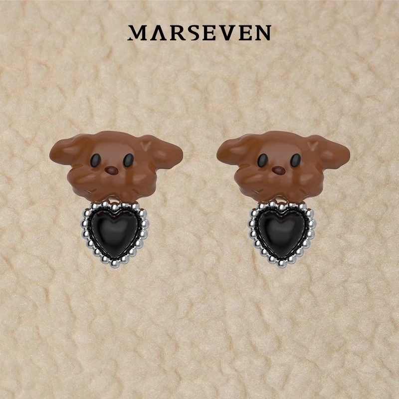 MARSEVEN 铜合金耳饰 黑色爱心小狗耳钉可爱小众设计耳饰2024新款