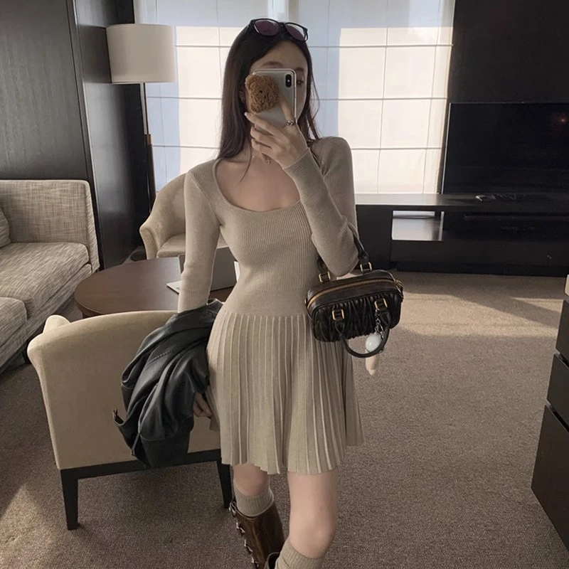 针织连衣裙短款U领收腰百褶裙内搭短裙子打底裙2025秋冬新款法式