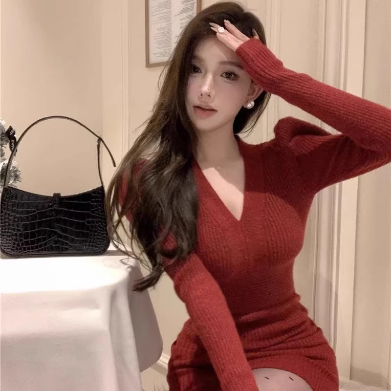 红色v领泡泡长袖针织连衣裙女秋冬法式气质名媛内搭打底包臀短裙