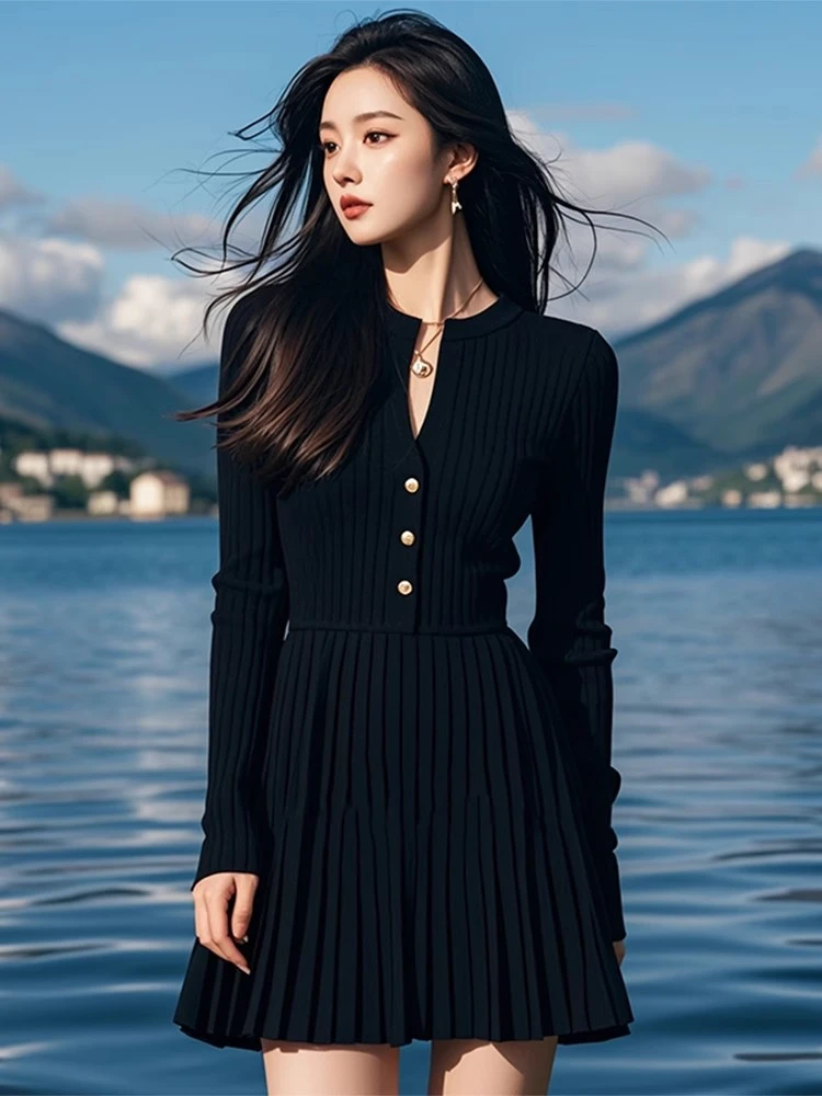 黑色长袖针织连衣裙女秋2025新款气质收腰单排扣设计拼接百褶短裙