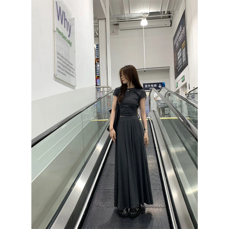 外卖到了【la周末】春夏设计感显瘦纯色上衣+长款半裙-WM3FZZ04