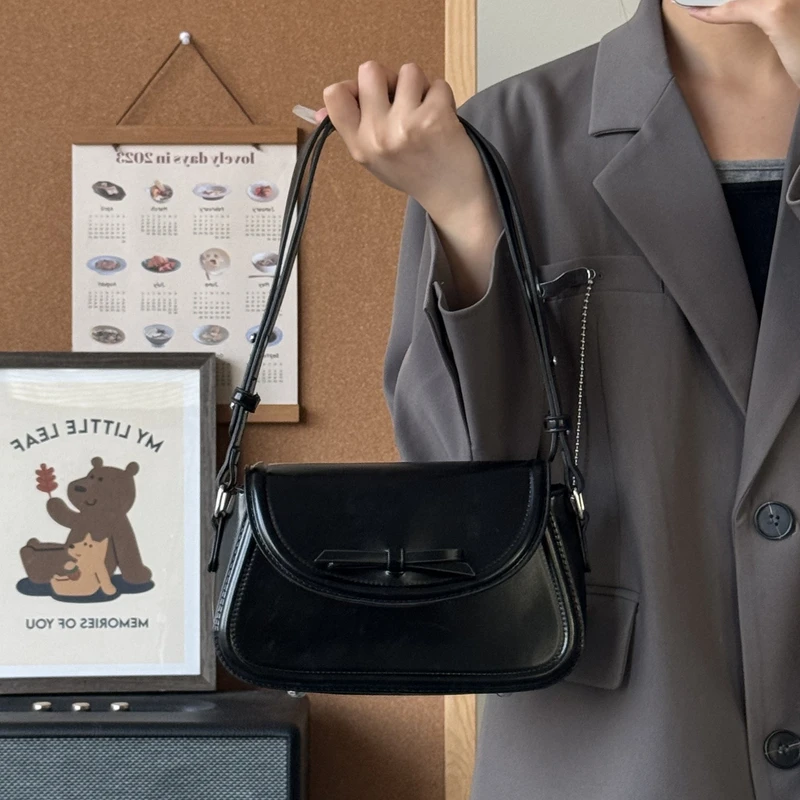 一张同学简约百搭蝴蝶结手提单肩斜挎包P64黑