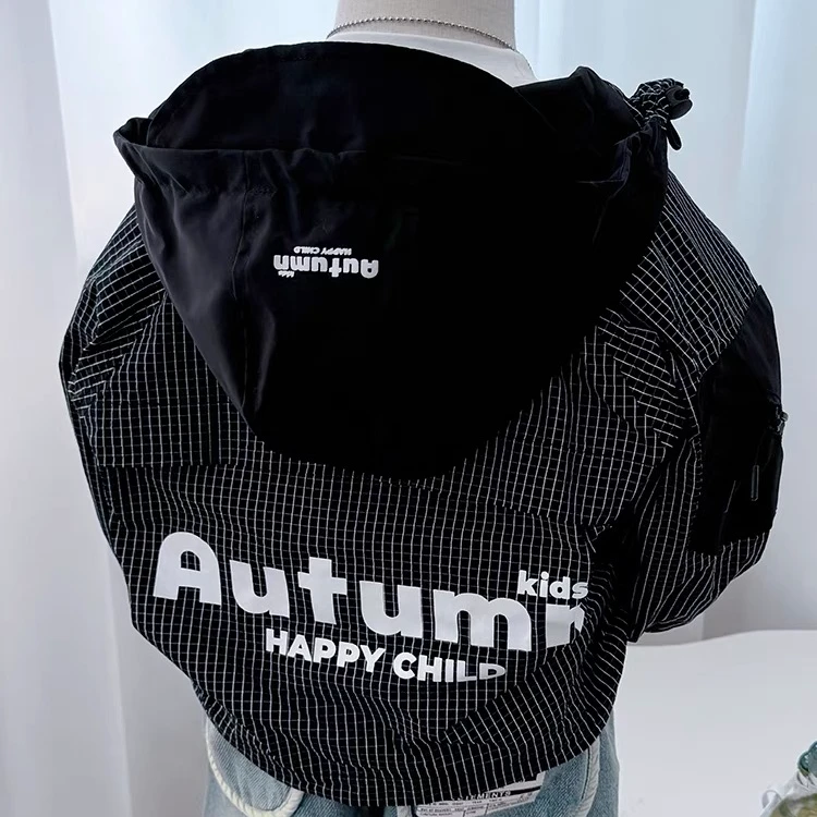 2025春秋装新款男童连帽字母外套儿童时尚宽松风衣中小童冲锋衣潮