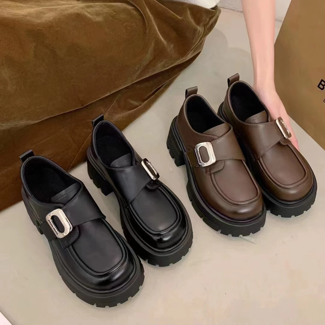 专柜正品18001冬季新款7厘米轻便防滑潮流潮流加绒保暖乐福鞋女