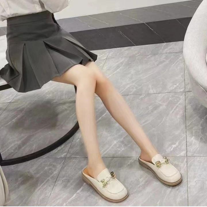 朱朱家春夏新款优质漆皮时尚潮流舒适大方平底软底包头拖361106