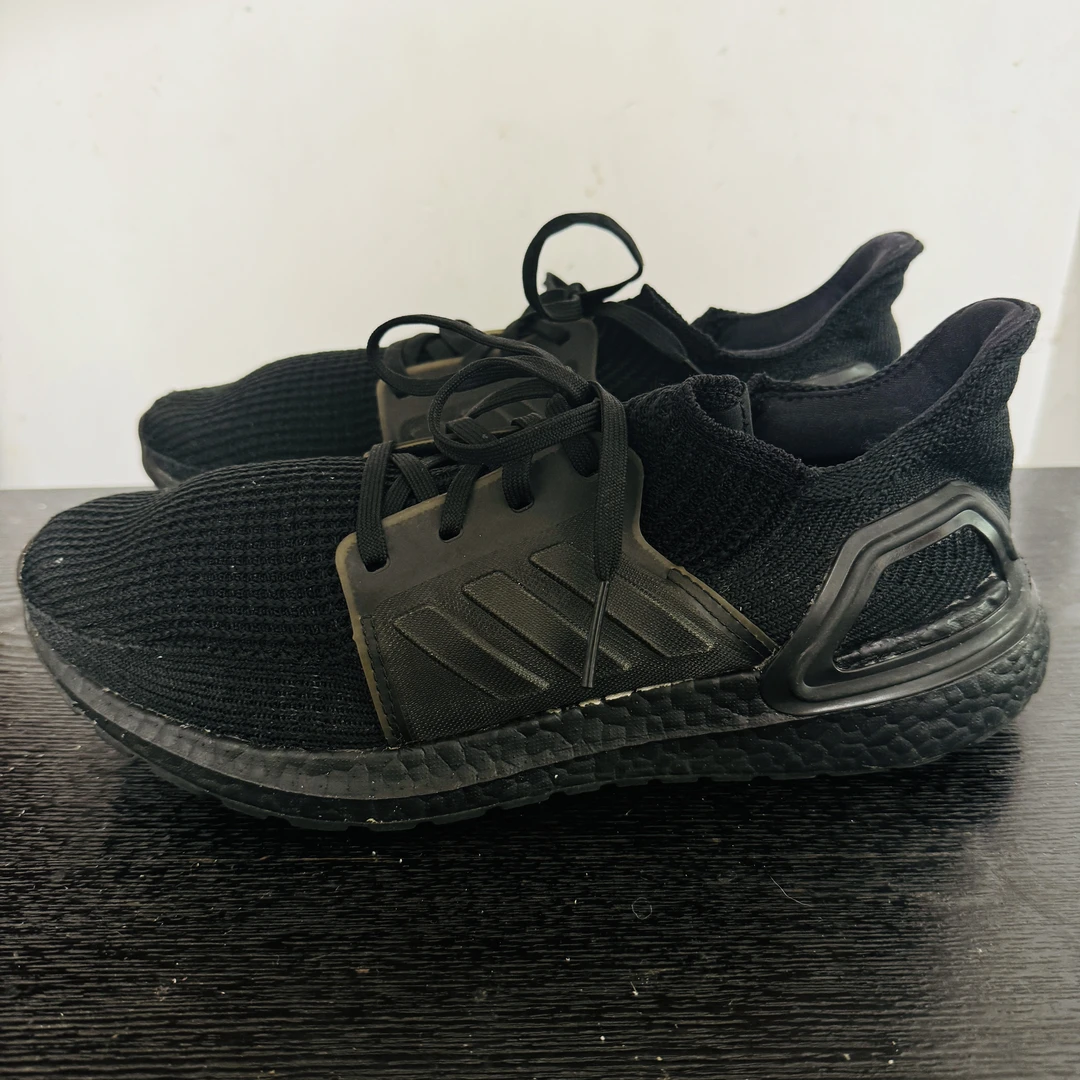 41.5码/adidas 低帮 黑 休闲跑步鞋