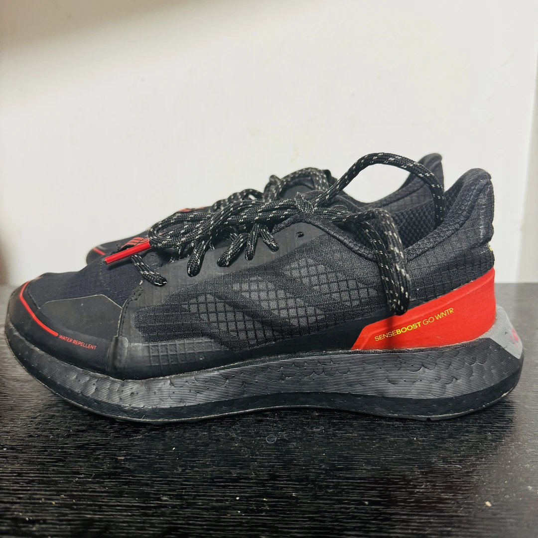 40码/adidas 低帮 黑红 跑步鞋