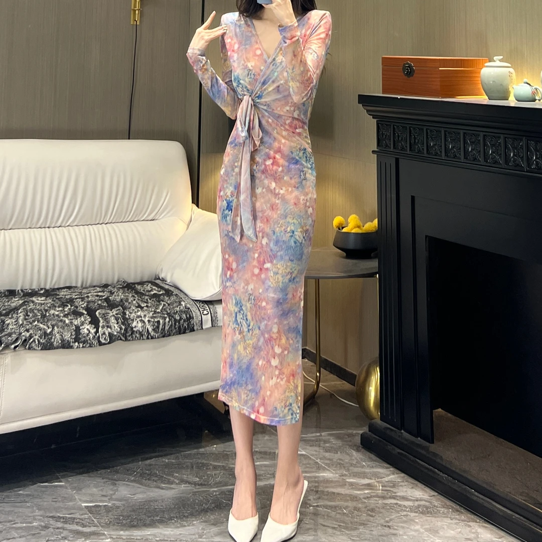 气质女人味轻奢V领绑带长袖雾岛春颂显瘦包身修身百搭开衩连衣裙