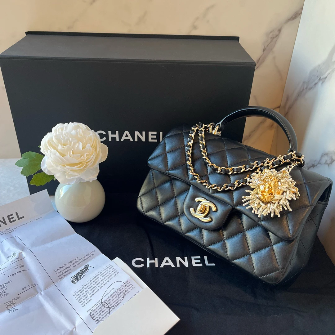 99新 Chanel/香奈儿 Chanel香奈儿 狮子吊坠手柄大mini黑金羊