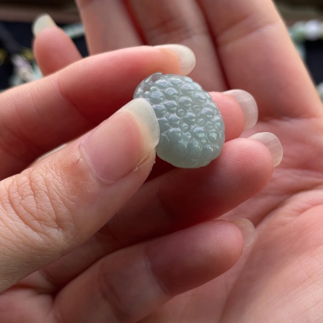 翡翠颈饰未镶嵌葡萄