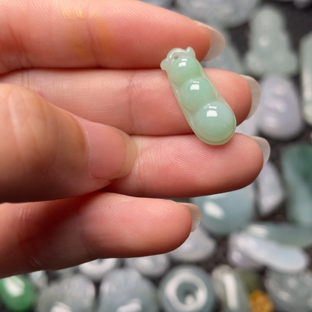 【闪购商品】翡翠颈饰未镶嵌