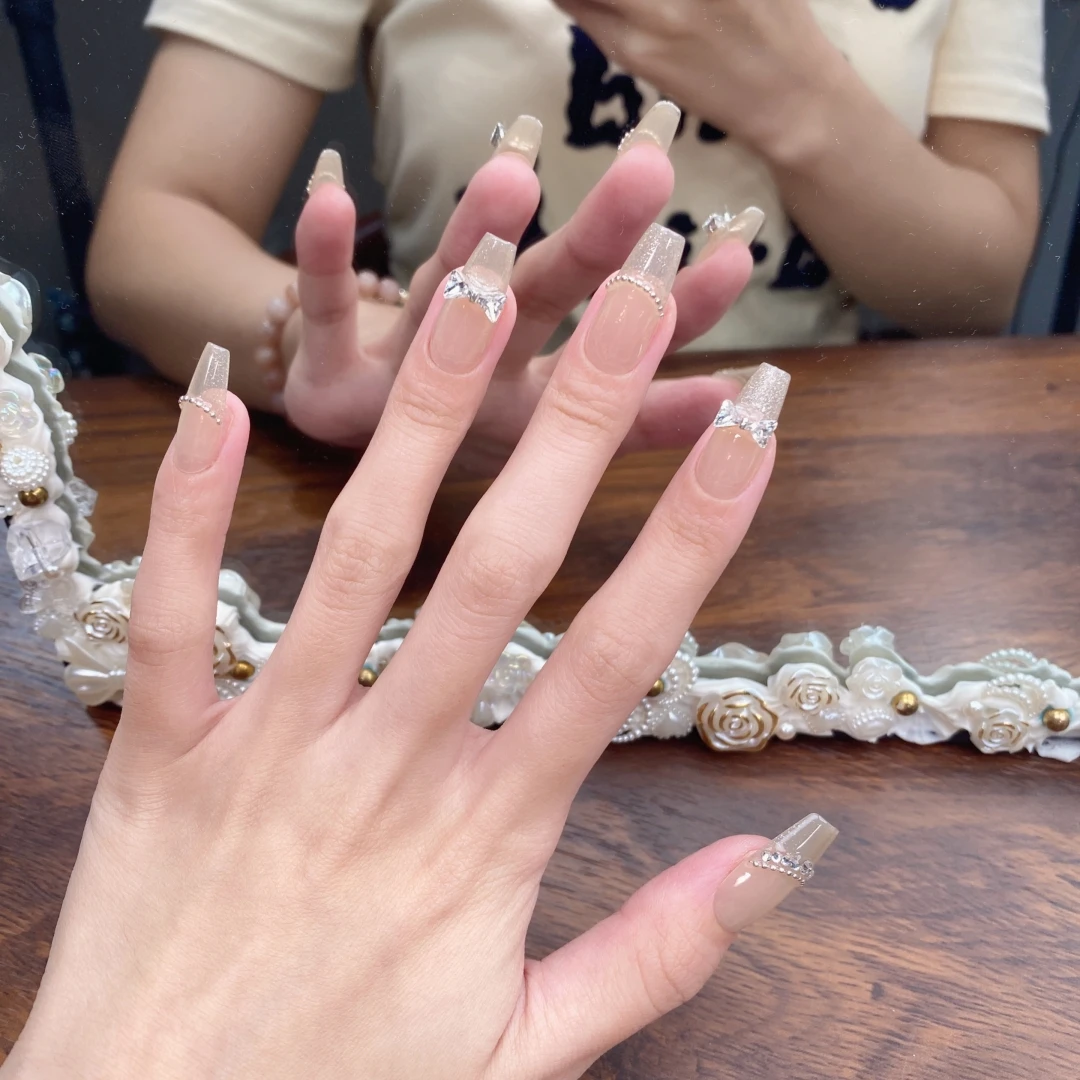 【云霞】中梯形穿戴甲高级感带钻轻奢显白手工美甲贴片新款