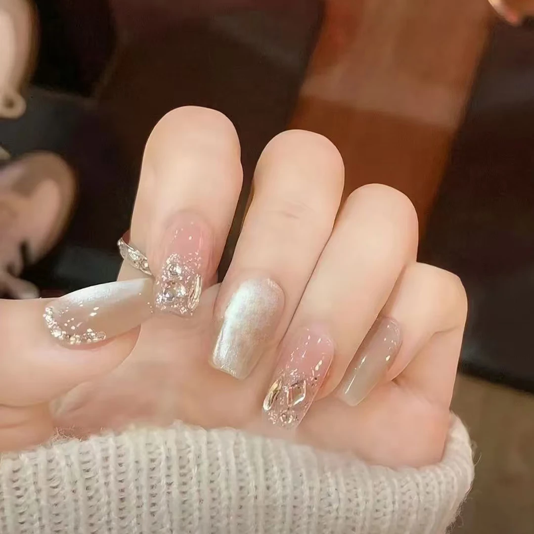 【银月幽梦】短梯手工穿戴甲带钻爆闪高级感显白轻奢美甲指甲贴片
