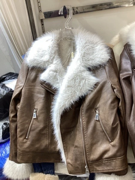 冬季时尚机车风皮毛一体夹克小香风复古外套