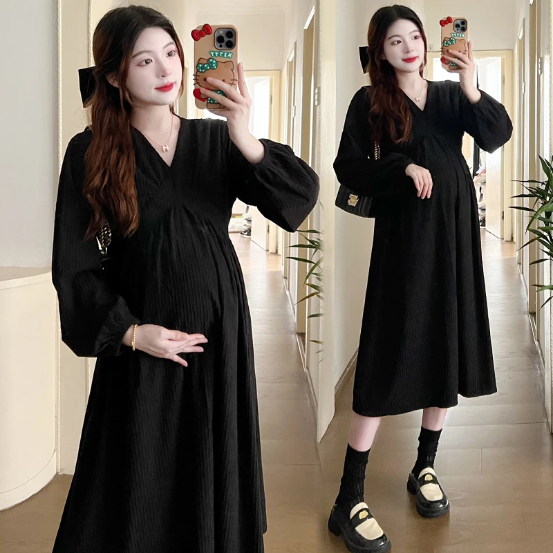 孕妇装秋装连衣裙2025新款洋气法式赫本风黑色长裙秋冬款孕妇裙子