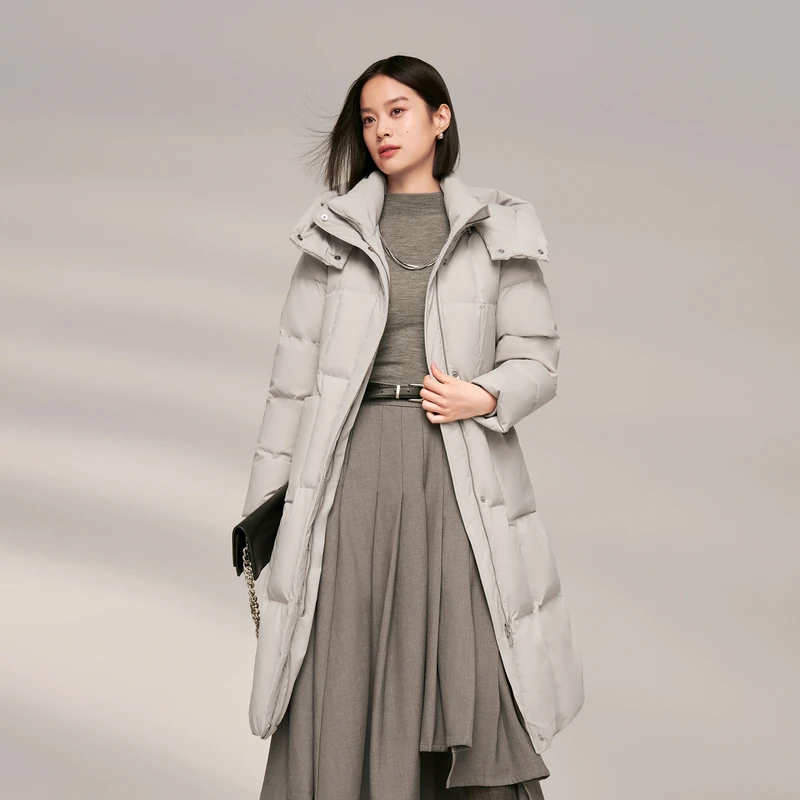 波司登24年新品冬季长款过膝鹅绒外套经典休闲时尚女款保暖羽绒服