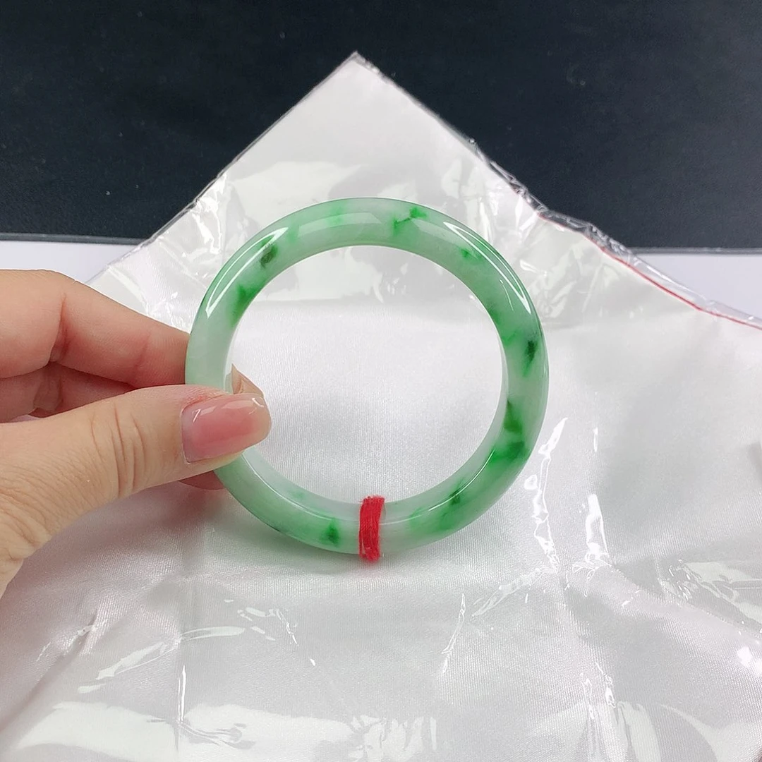 翡翠手镯未镶嵌翡翠038