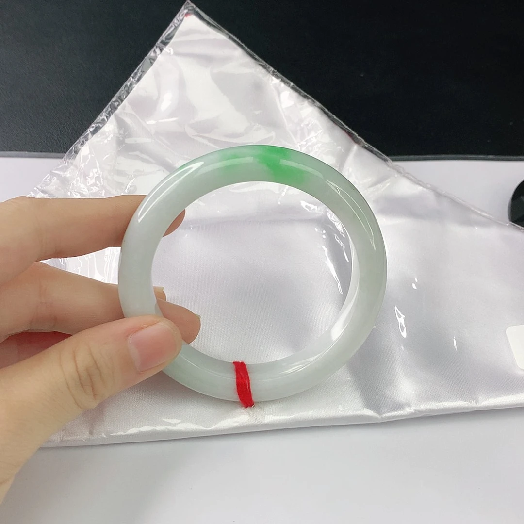 翡翠手镯未镶嵌翡翠021