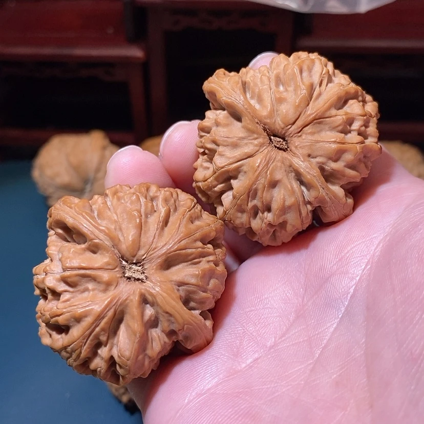 【闪购商品】文玩核桃吊坠…****练水龙纹