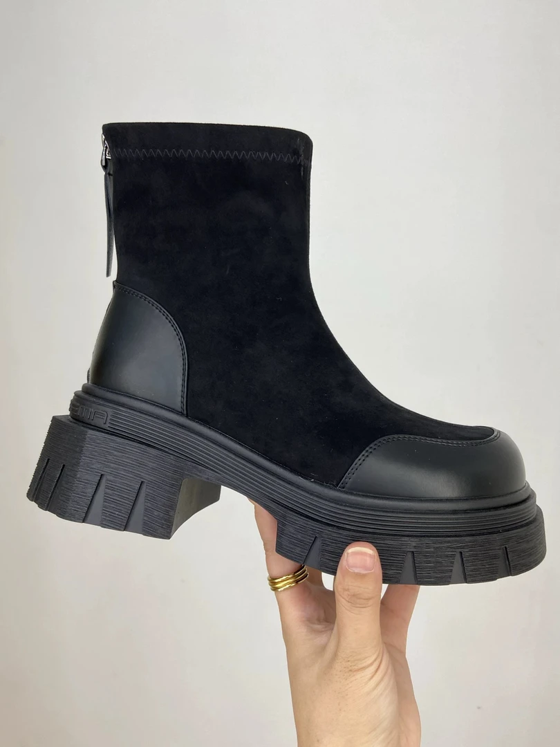 时尚休闲英伦风瘦瘦靴秋冬厚底显高圆头短靴女鞋